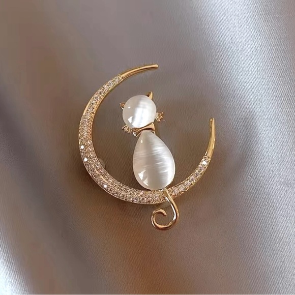 Cat Brooch - Picture 3 of 5